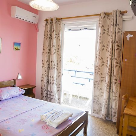 Harriet Studios CCharaki Buitenkant foto