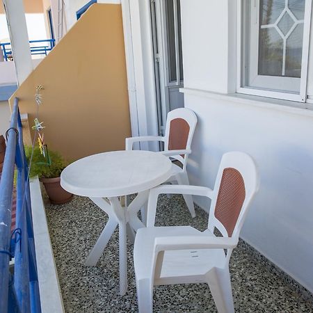 Harriet Studios CCharaki Buitenkant foto