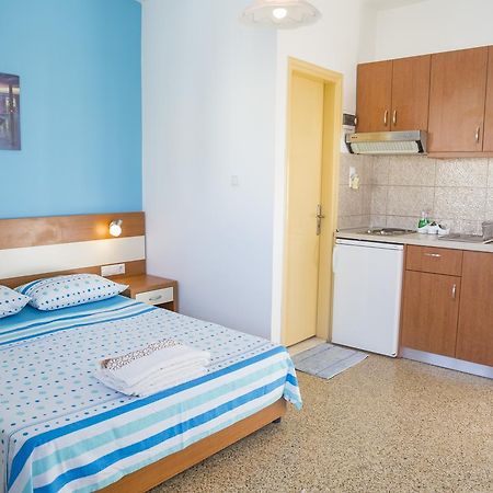 Harriet Studios CCharaki Buitenkant foto