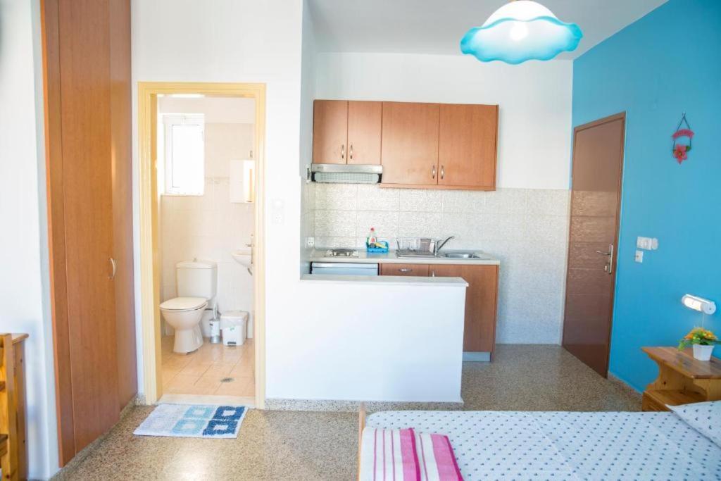 Harriet Studios CCharaki Buitenkant foto