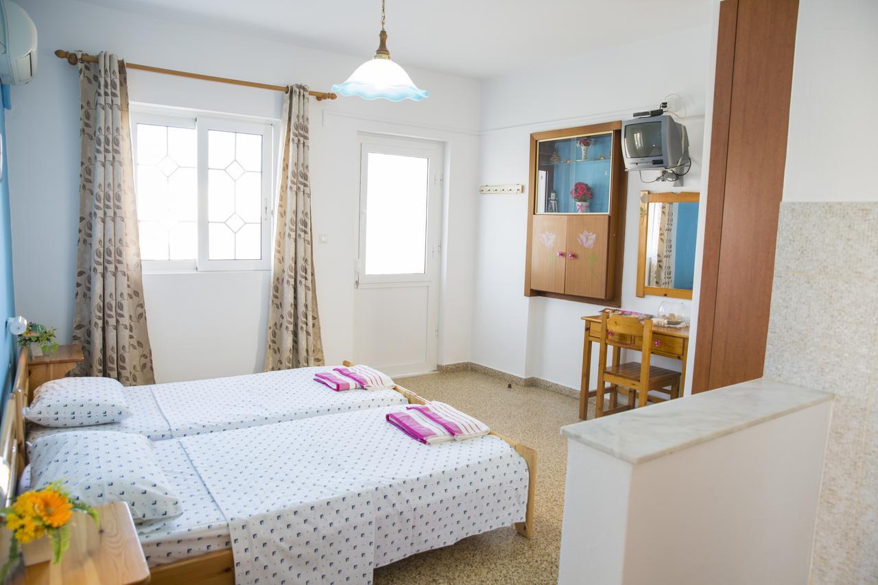 Harriet Studios CCharaki Buitenkant foto