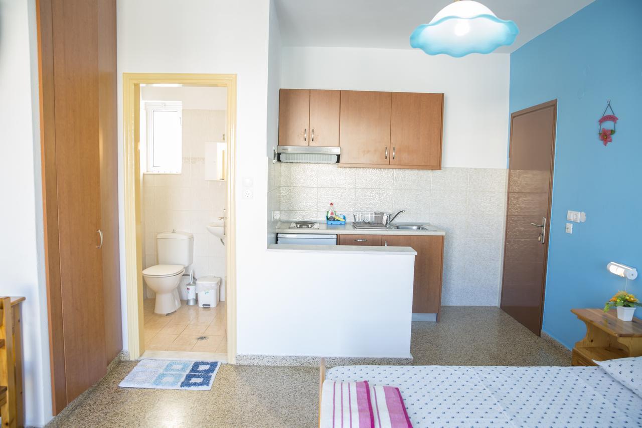 Harriet Studios CCharaki Buitenkant foto