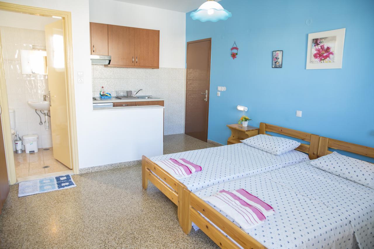 Harriet Studios CCharaki Buitenkant foto