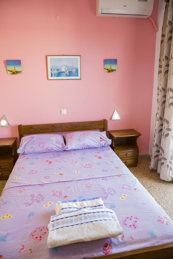 Harriet Studios CCharaki Buitenkant foto