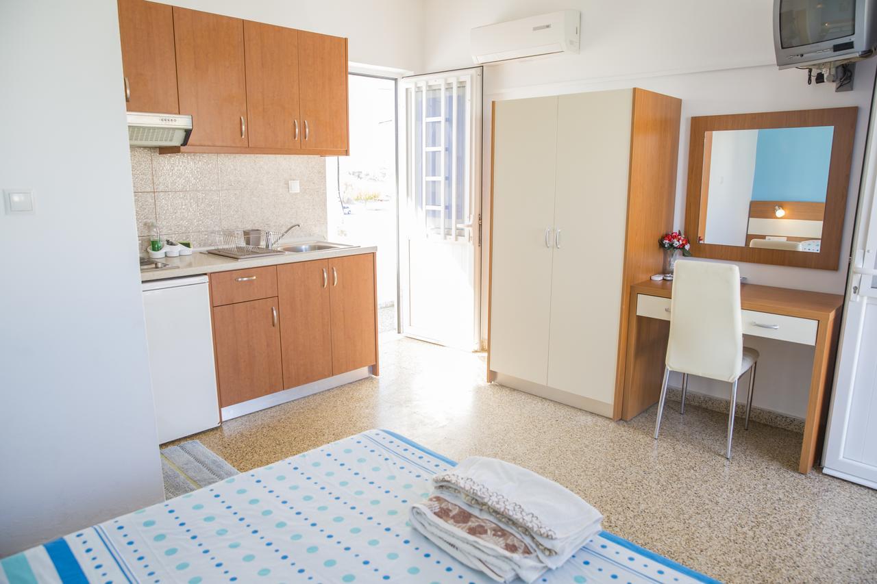 Harriet Studios CCharaki Buitenkant foto