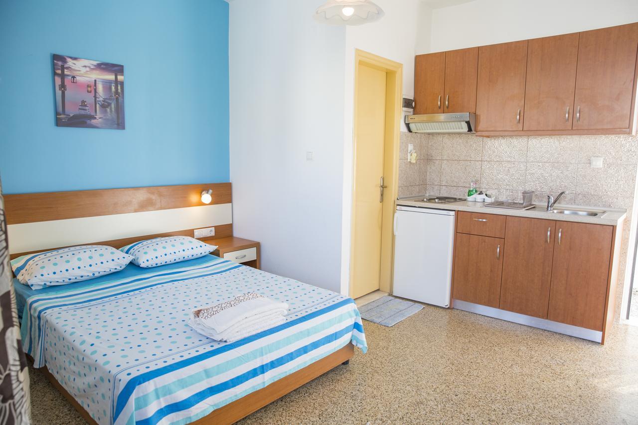 Harriet Studios CCharaki Buitenkant foto